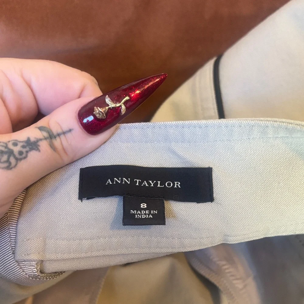 Ann Taylor Edgy Cream Skirt with Black Accents - Picture 3 of 3